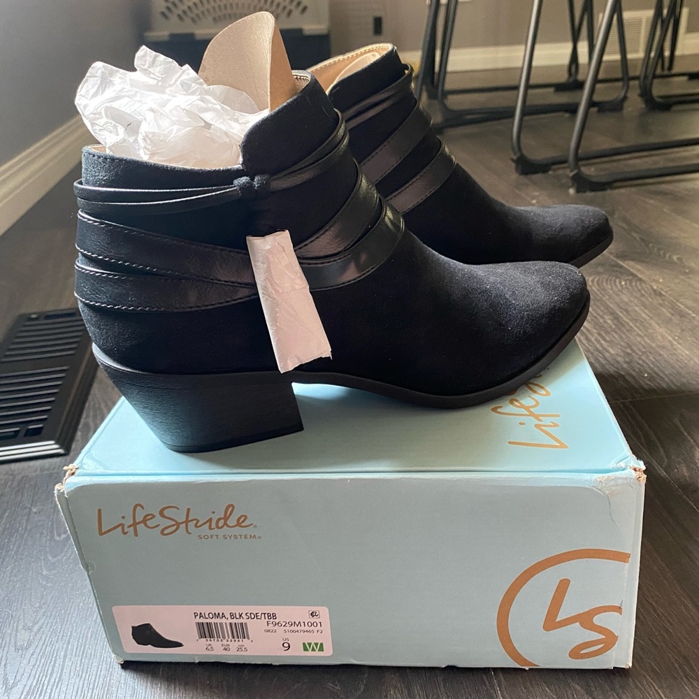 SHOES | Women’s Life Stide NWT heeled booties size 9